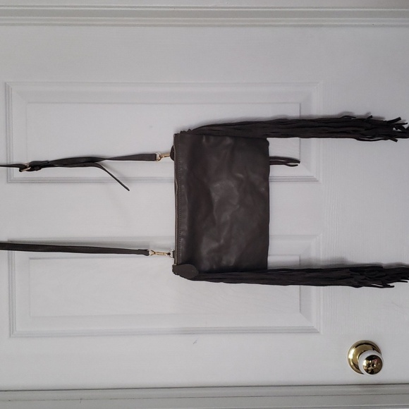 Remi & Reid Leather side fringe Crossbody - Picture 1 of 8